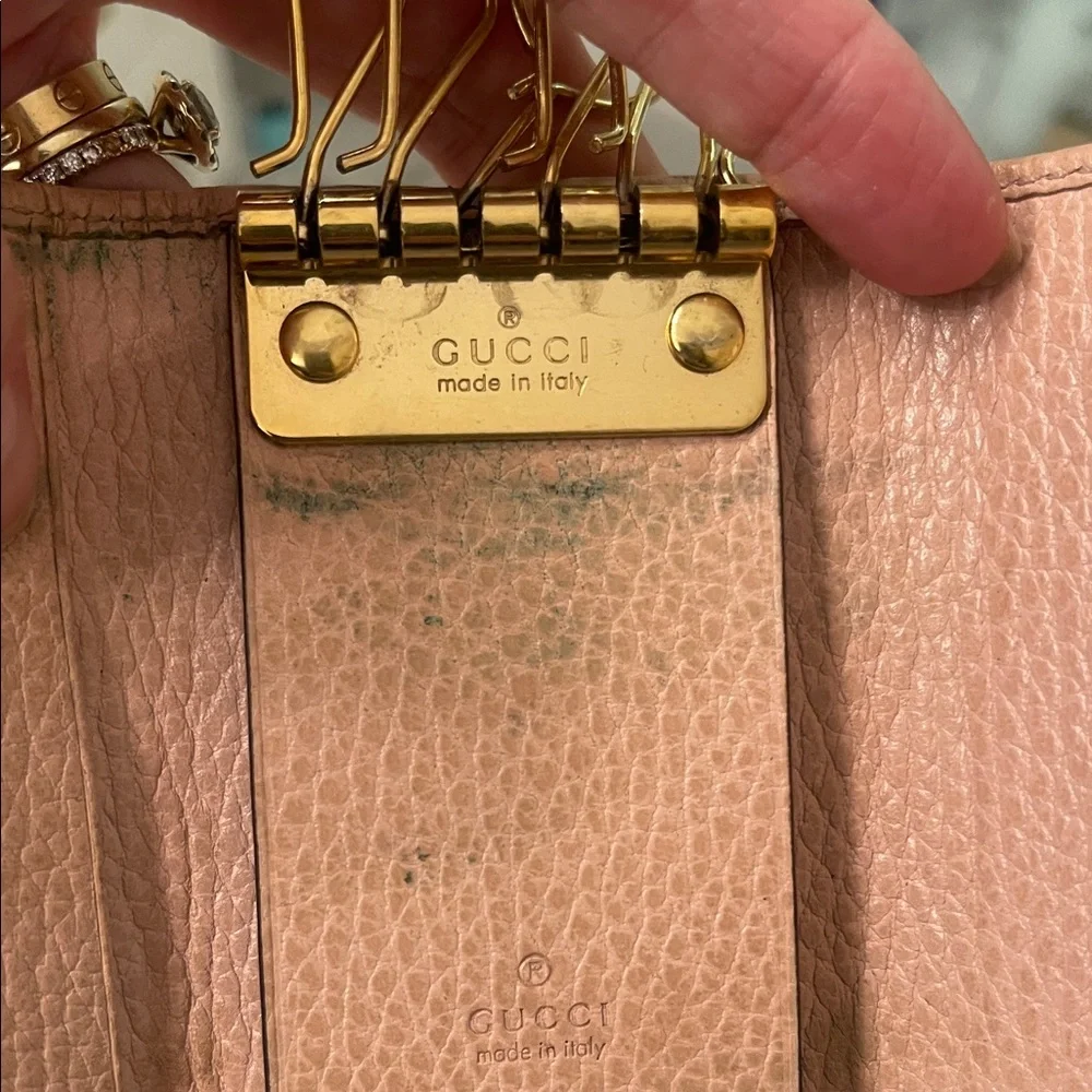 Gucci Beige Leather key holder &  Wallet with Gold Logo - Picture 2 of 8